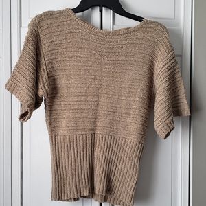 Short sleeve sweater